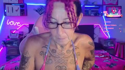 Selvaggia Del Caribe online show from February 11, 7:04 pm