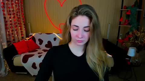 sensitiveheartt online show from February 20, 6:26 am