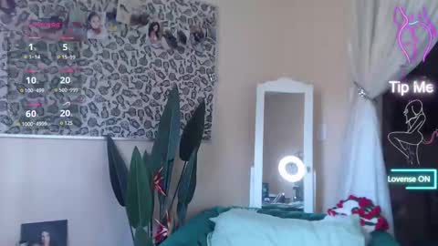 Snapshot of sensual_paradise_ chatting on September 14, 6:06 pm V online show from September 14, 6:06 pm