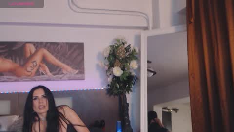 Hallie online show from December 21, 2:21 pm