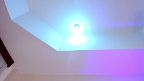 serenaaveline online show from October 22, 12:15 am