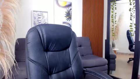 Serene online show from November 28, 1:03 pm