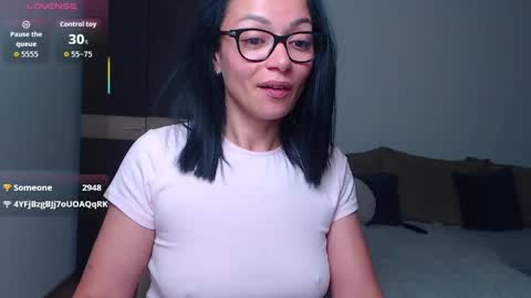 SereneSophi online show from June 6, 4:30 am