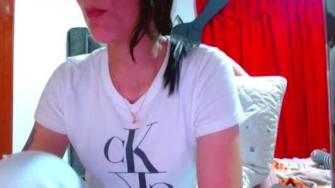 Snapshot of sexmilkdirty chatting on October 23, 11:11 pm sexmilkdirty online show from October 23, 11:11 pm