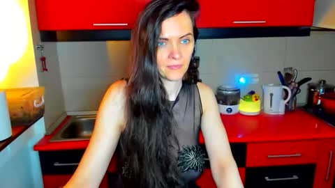 sexqueen1111 online show from December 14, 8:47 pm