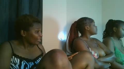 sexxy_amira online show from November 7, 6:35 pm