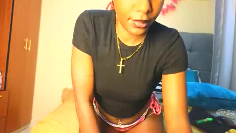 Snapshot of sexxy_mariana chatting on October 28, 9:52 pm sexxy mariana online show from October 28, 9:52 pm