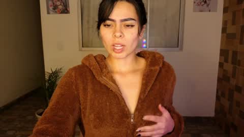  Angie   online show from February 5, 11:06 pm