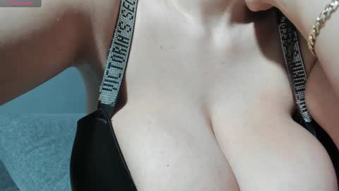 sexxymeriemm online show from February 3, 10:47 am