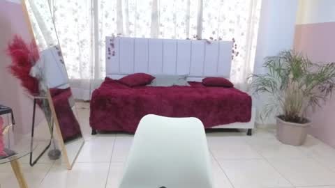 Ailin online show from April 10, 11:27 am