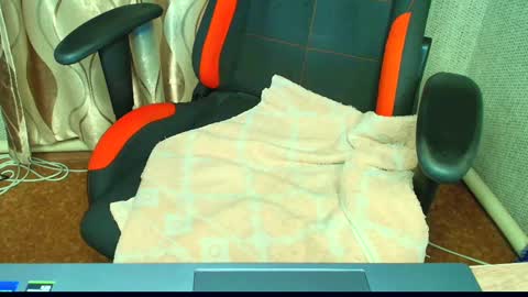 Jessica  Face only in pvt or in snapchat Dont ask more.... online show from March 8, 7:29 pm