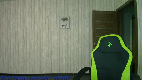 Snapshot of sexy_b0rsch chatting on December 14, 9:29 am sexy_b0rsch online show from December 14, 9:29 am