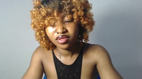 sexy_bluey247 online show from April 11, 7:45 am