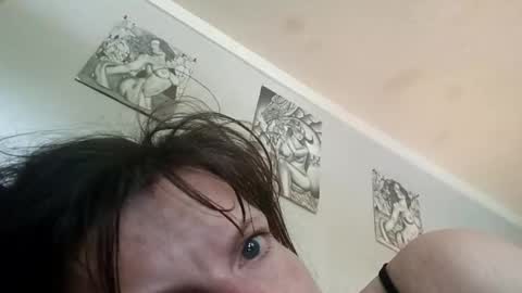 sexy_brunette8826 online show from April 21, 11:45 pm