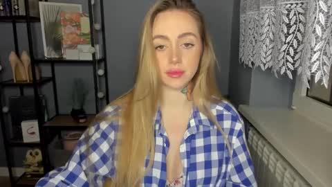 C o r a l i e online show from January 3, 7:27 am