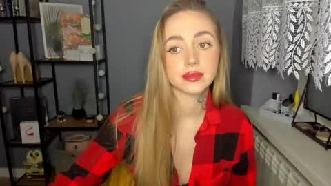 C o r a l i e online show from December 11, 7:31 am