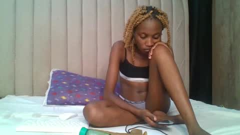 sexy_ebony_nica online show from February 3, 12:15 am