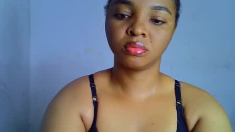 Clara online show from November 9, 7:43 pm