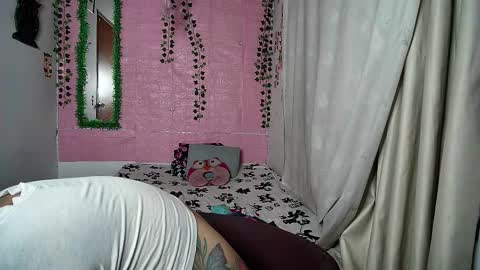 sexy lolas online show from November 18, 5:52 am