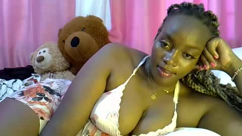 laura online show from April 13, 1:45 pm