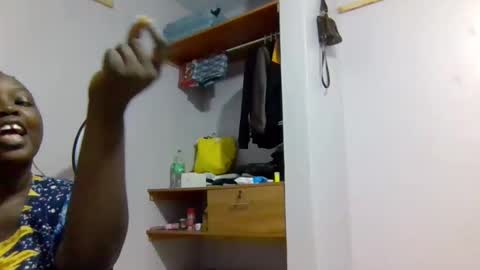 Essy online show from November 23, 7:59 pm