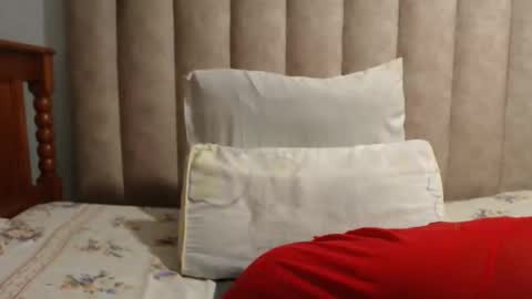 sexybustyxx online show from November 28, 10:18 am