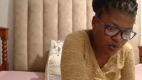 sexybustyxx online show from April 8, 6:37 am