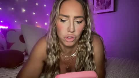 Ashley Love online show from March 9, 10:30 am