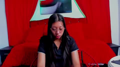 laura online show from January 23, 12:09 pm