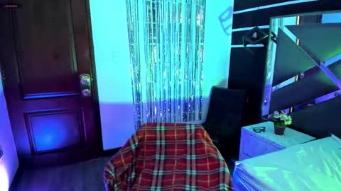 N A F online show from October 23, 7:53 pm