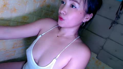 Snapshot of sexypinaymiya chatting on January 7, 3:35 am Miyah online show from January 7, 3:35 am
