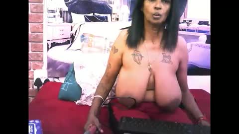 sexyva4u2luv online show from November 25, 7:26 pm