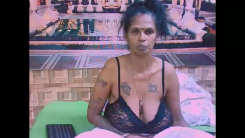 sexyva4u2luv online show from September 17, 6:50 pm