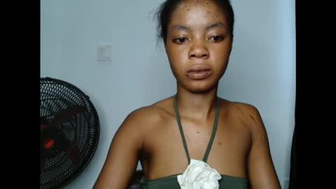 Snapshot of sexyxpeach chatting on October 20, 6:33 pm sexyxpeach online show from October 20, 6:33 pm