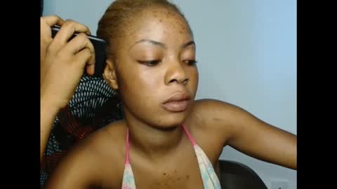 Snapshot of sexyxpeach chatting on October 21, 6:56 pm sexyxpeach online show from October 21, 6:56 pm