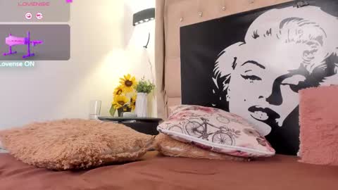 lily online show from November 18, 5:58 pm