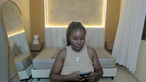 Shaira Collins online show from April 13, 12:17 pm