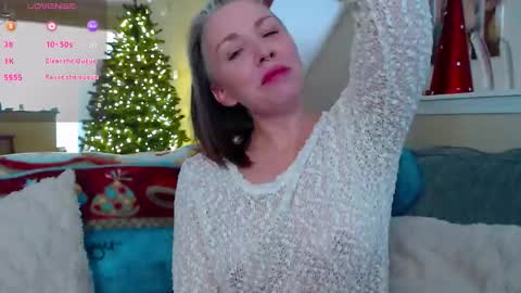 Shalynn online show from December 1, 5:15 pm