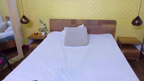 Catalina online show from February 4, 7:06 pm