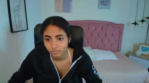 shanelle online show from November 24, 3:08 am