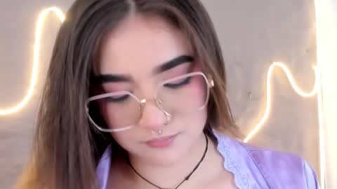 Shanntal  online show from February 12, 7:59 pm