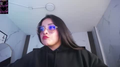 Snapshot of shantyvibe_a chatting on October 17, 9:40 pm Shantall online show from October 17, 9:40 pm