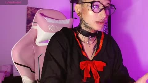 sharaross1 online show from April 18, 2:58 am