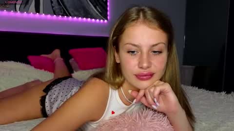 Sharleen online show from November 3, 5:50 pm