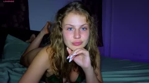 Sharleen online show from November 11, 4:59 pm