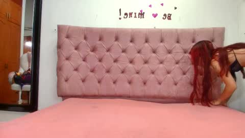 Snapshot of sharlott_kiss chatting on February 14, 11:53 am Sharlott online show from February 14, 11:53 am
