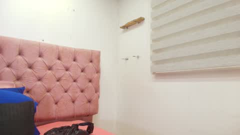 Snapshot of sharlott_kiss chatting on January 5, 11:59 am Sharlott online show from January 5, 11:59 am