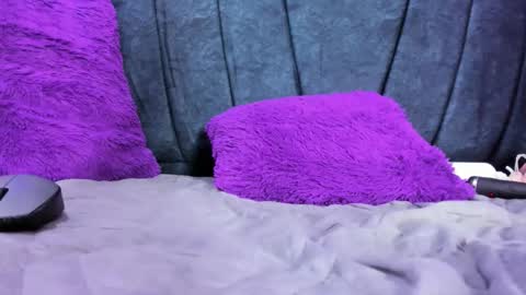 SHARLOTTE online show from December 4, 8:20 pm