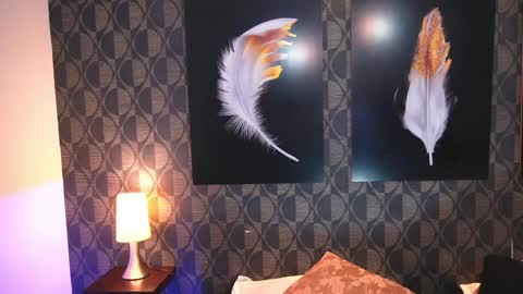 Sharom  online show from April 13, 7:14 pm