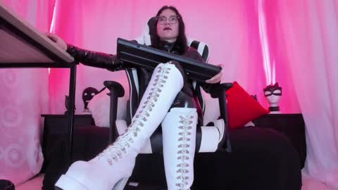 Sharon Nyx online show from February 12, 5:25 pm